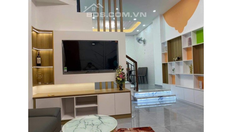 NHÀ VUÔNG VỨC CÁCH MẶT TIỀN 10M, GẦN NGÃ TƯ QUANG TRUNG – PHAN HUY ÍCH, GÒ VẤP, 40M2 GIÁ 5,1 TỶ